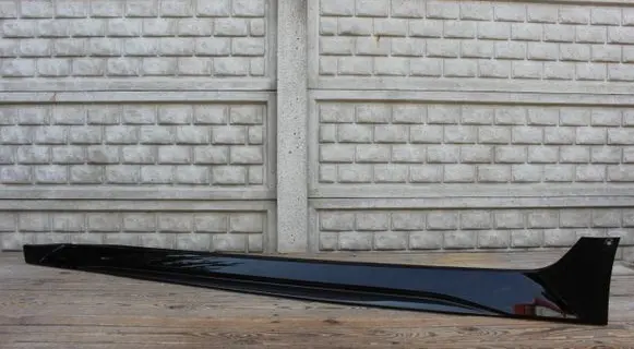 Sill/side skirt trim