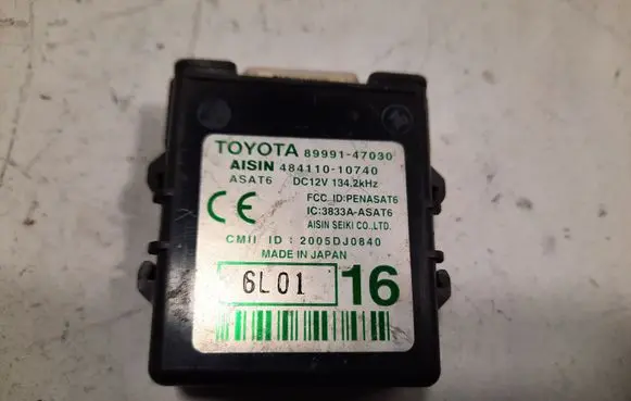 Toyota Prius (XW20) Door control unit/module 48411010740 8999147030