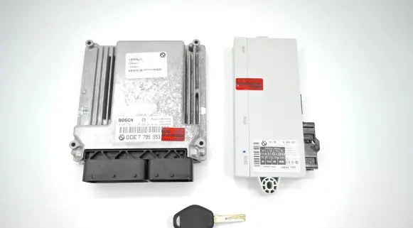 BMW 5 E60 E61 Engine ECU kit and lock set 7795553 13617795553 0281011120