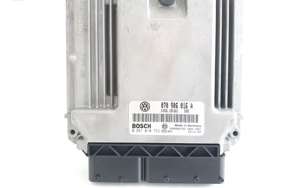 Volkswagen Transporter - Caravelle T5 Engine control unit/module 070906016A 0281010733