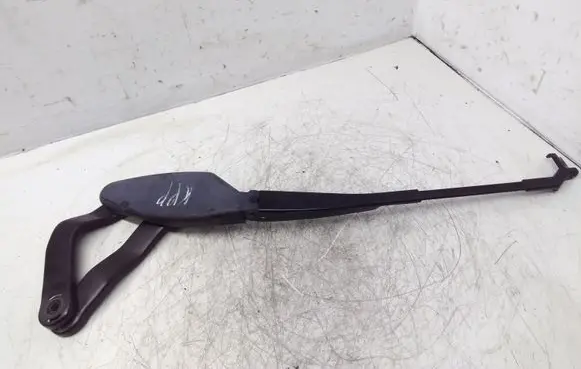 Mercedes-Benz E W211 Front wiper blade arm A2118200744