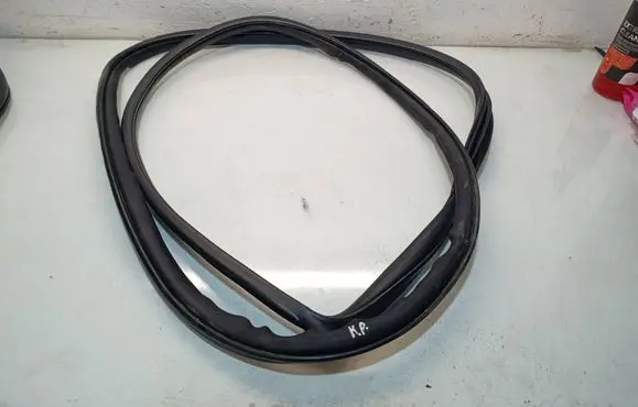 Honda Civic Front door rubber seal 