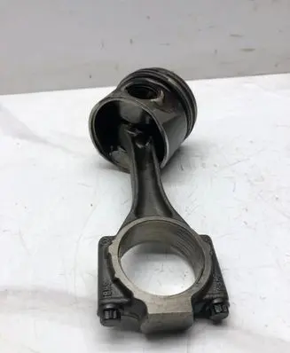 Volkswagen PASSAT B6 Piston with connecting rod 