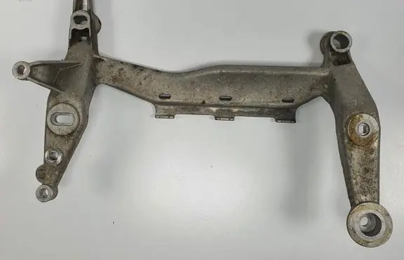 Porsche Cayenne (9PA) Pneumatic air compressor holding bracket 7L0616879