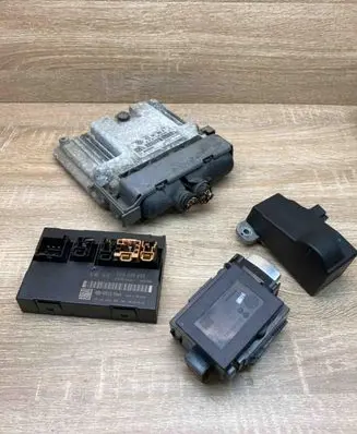 Volkswagen PASSAT B7 Engine ECU kit and lock set 03L907309N 3AA959433 CFFBDSG