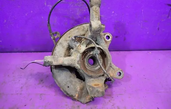 Toyota Yaris Verso Front wheel hub spindle knuckle 