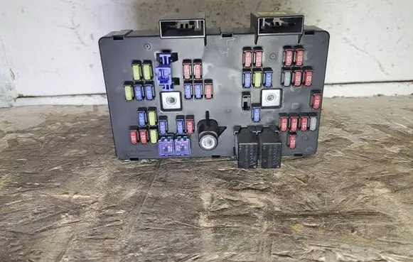 Opel Antara Fuse module C105IP 07356D AK62243