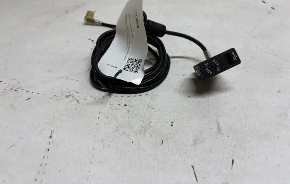BMW 5 F10 F11 USB socket connector 9237654