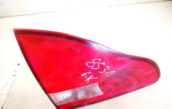 Toyota Avensis Verso Tailgate rear/tail lights