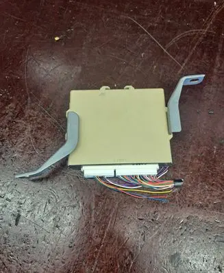 Toyota Avensis T270 Keyless (KESSY) go control unit/module 8999005031 MB2325005053