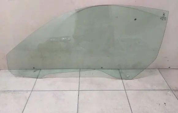 Ferrari 458 Front door window/glass (coupe) 81487300