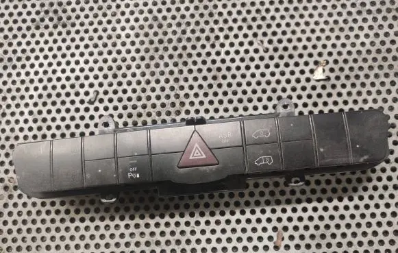 Volkswagen Crafter Hazard light switch 9068700510 12925035 A9064420023