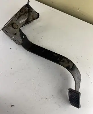 Mitsubishi Pajero Clutch pedal 