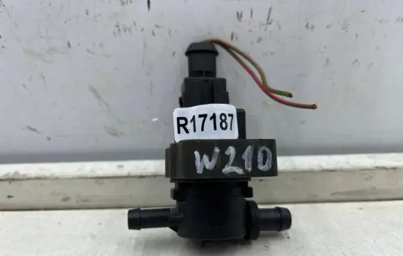 Mercedes-Benz E W210 Turbo solenoid valve 0004701593