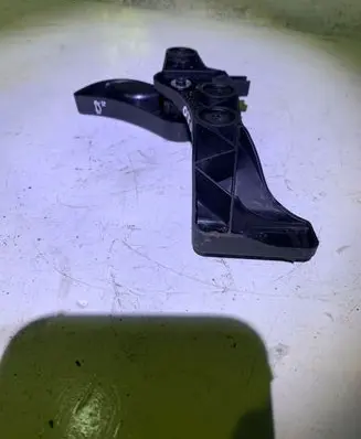 BMW 1 F20 F21 Engine bonnet (hood) release handle 7326365