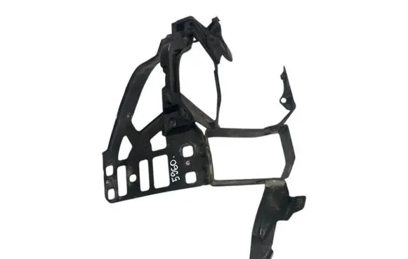 BMW 5 E60 E61 Headlight/headlamp mounting bracket 7033732 51647033732