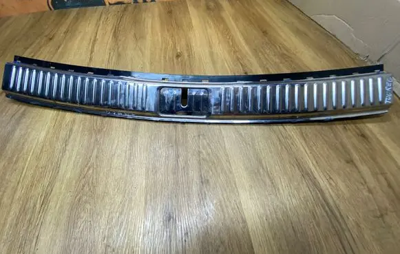 Volkswagen Touareg II Trunk/boot sill cover protection 7P0863459E