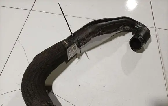 Hyundai Sonata Intercooler hose/pipe 