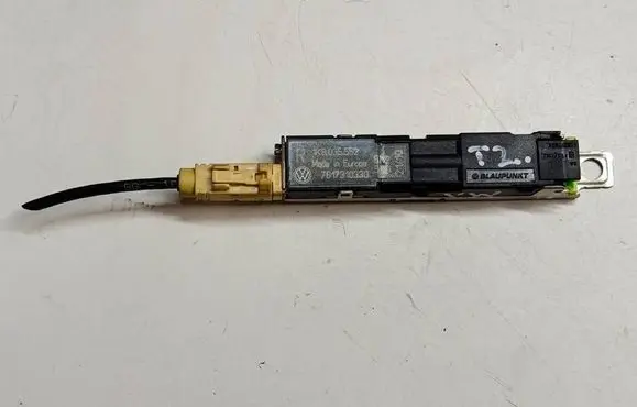 Volkswagen Scirocco Aerial antenna amplifier 1K8035552T2 1K8035552 7617310330