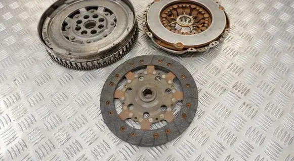 Nissan Qashqai Clutch set kit 123103008R 302056476R