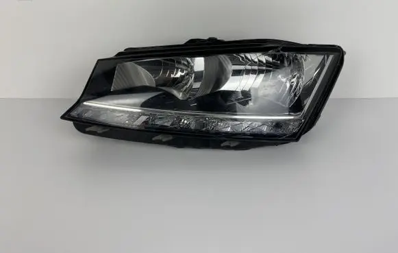 Skoda Fabia Mk3 (NJ) Headlight/headlamp 6V1 941