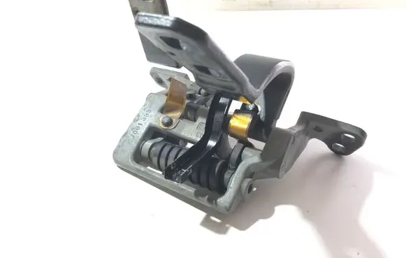 BMW 5 E60 E61 Tailgate/trunk/boot hinge 7061383