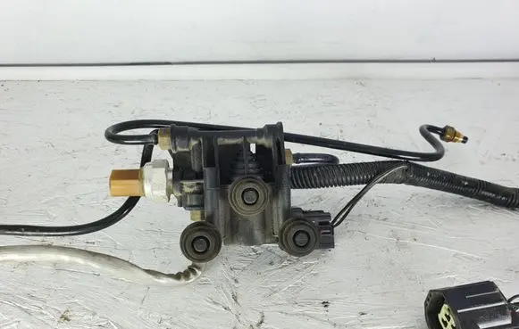 Land Rover Range Rover Sport L494 Front shock absorber actuator solenoid RQH500011 RVH000046