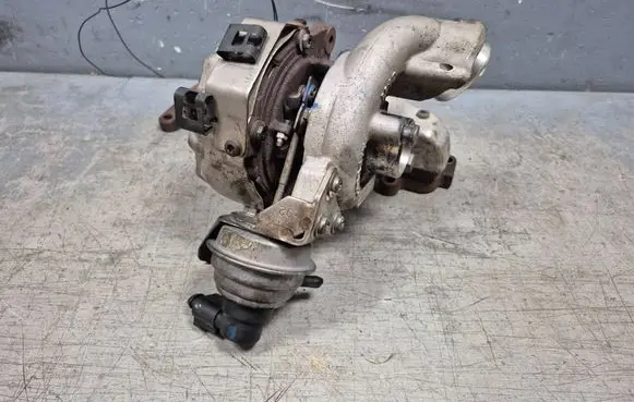 Volkswagen PASSAT B7 Turbo 03L253016T