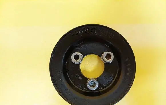Audi A4 S4 B5 8D Water pump pulley 058121031B 058121031C