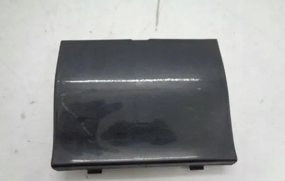 Opel Omega A Front tow hook cap/cover 90339975