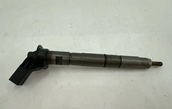 Volkswagen Touareg II Fuel injector 059130277BE