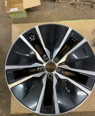 Volvo XC90 R19 alloy rim 31680216