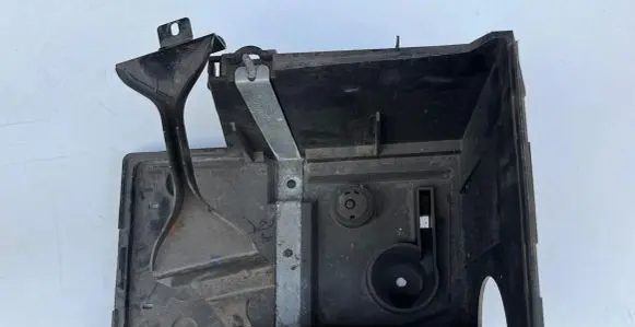 Volvo V50 Battery tray 