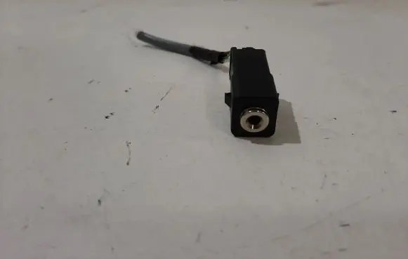 Volvo XC60 AUX in-socket connector 31285608