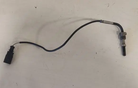 Audi A8 S8 D3 4E Exhaust gas temperature sensor 057906088A