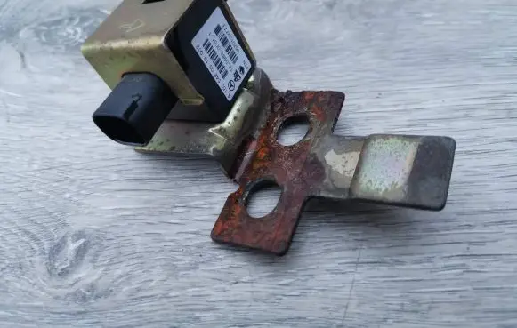 Mercedes-Benz ML W163 ESP acceleration yaw rate sensor A1635420618 0670132773 10098000511