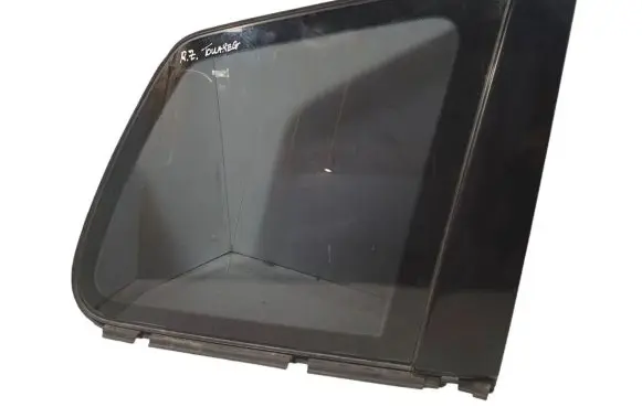 Volkswagen Touareg I Rear side window 7L6845298 7L5845298CA 7L6853382B