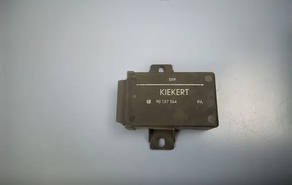 Opel Vectra A Central locking relay 90337364