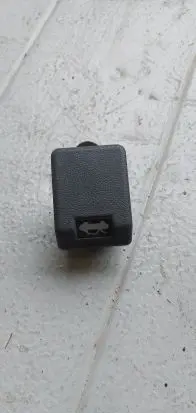 Mitsubishi Pajero Engine bonnet (hood) release handle