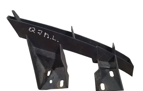 Audi Q7 4L Front bumper mounting bracket 4L0807333