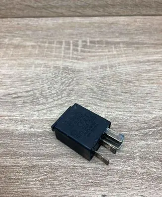 Audi A6 S6 C6 4F Other relay 8Z0951253