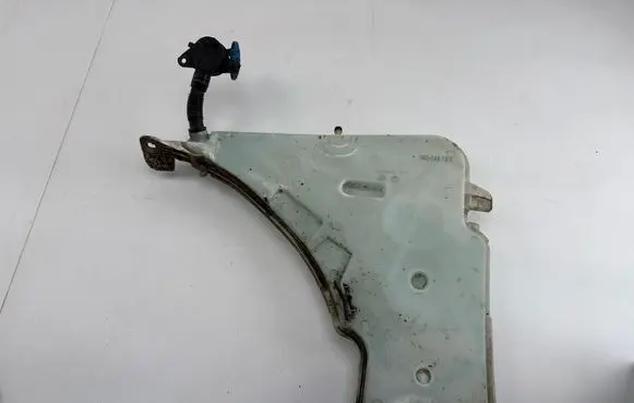 BMW 1 F20 F21 Windshield washer fluid reservoir/tank 7241673