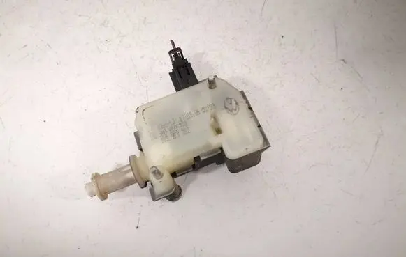 Volkswagen Golf Plus Central locking motor 1K5959782
