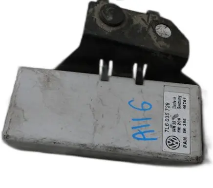 Volkswagen Touareg I Trunk lid opening control unit 