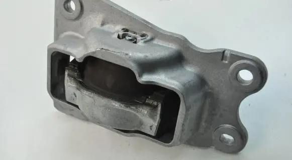 Volvo XC90 Engine mount bracket 31460883