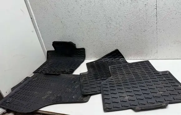 Audi Q3 8U Car floor mat set 8U1061501 8U1061511