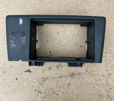 Volvo XC90 Radio/GPS head unit trim 9184996
