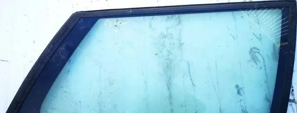Volkswagen PASSAT B3 Rear side window
