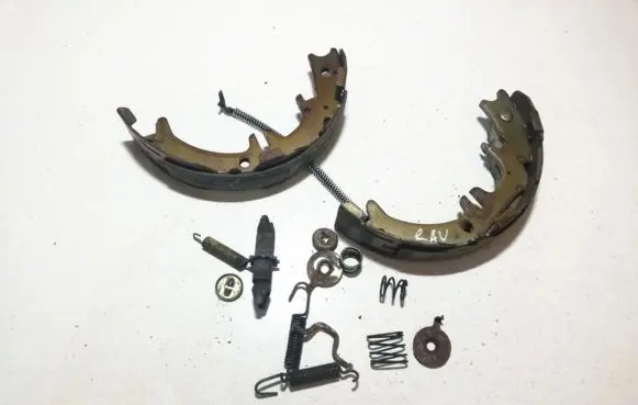 Toyota RAV 4 (XA20) Handbrake/parking brake pads 