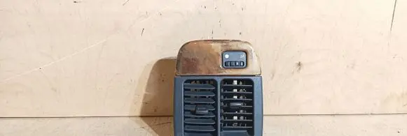 Jaguar XJ X308 Rear air vent grill GNC7890AA